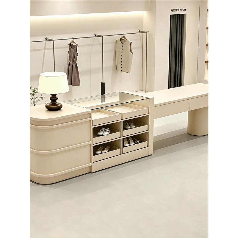 Luxury Bags In Store - Negozio di abbigliamento di lusso leggero
