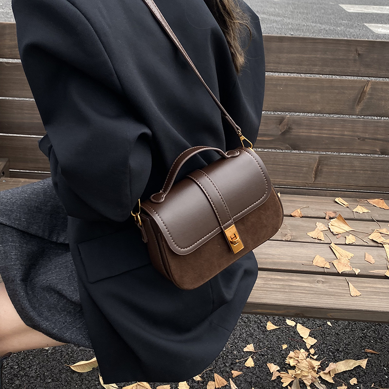 borsa luxury donna novità in b - Luxury Bags Trend 2025 recensione e prezzo