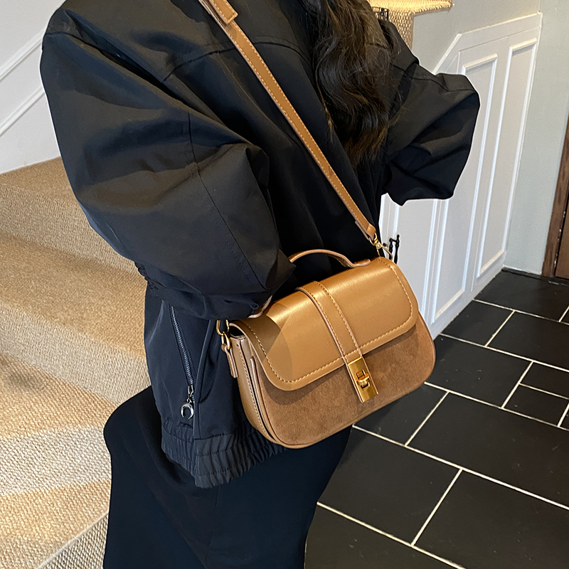 borsa luxury donna novità in b - Luxury Bags Trend 2025 recensione e prezzo