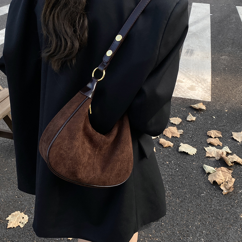 LEFTSIDE Borsa a tracolla picc - Luxury Bags Trend 2025 recensione e prezzo